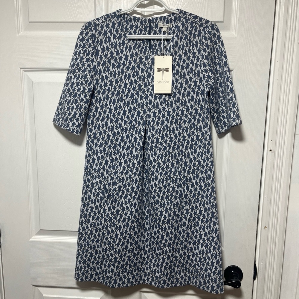 NWT  Tyler Boe Star Print Blue White Star Dress Sz XS A -Line 2 side Pockets